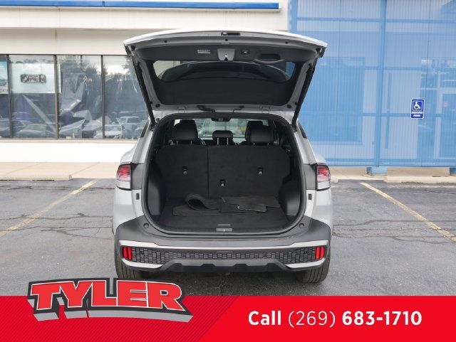 Used 2024 Kia Sportage X-Line w/ X-Line Premium Package AWD/4WD image 16