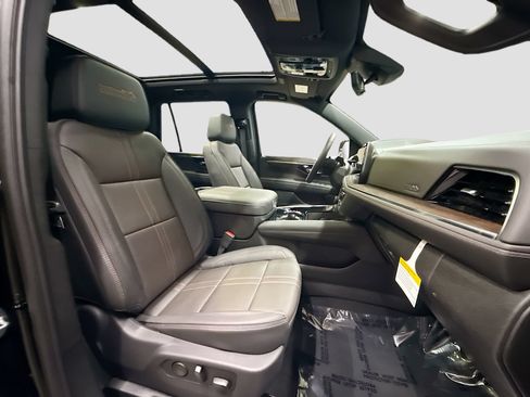 New 2026 Chevrolet Tahoe High Country AWD/4WD image 34