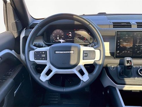 Used 2025 Land Rover Defender 110 S image 5