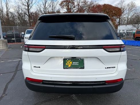 New 2025 Jeep Grand Cherokee Limited w/ Black Appearance Package image 10