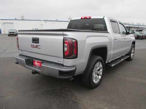 Used 2018 GMC Sierra 1500 SLT w/ SLT Premium Package image 3