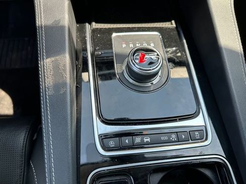 Used 2020 Jaguar F-PACE R-Sport image 24