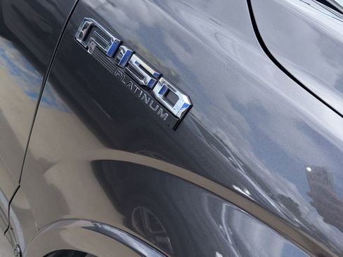 Used 2015 Ford F150 Platinum w/ Equipment Group 701A Luxury image 4