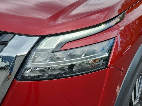 Used 2022 Nissan Pathfinder Platinum w/ Cargo Package image 9