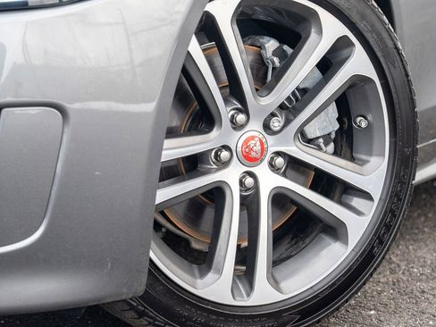 Used 2019 Jaguar XE R-Sport image 9