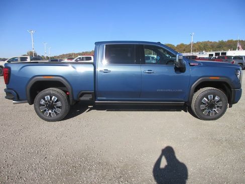 New 2026 GMC Sierra 2500 Denali image 3