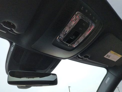 Used 2025 Mercedes-Benz GLE 450e 4MATIC image 26