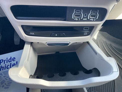 Used 2021 Chrysler Pacifica Touring-L w/ Uconnect Theater Family Group image 25