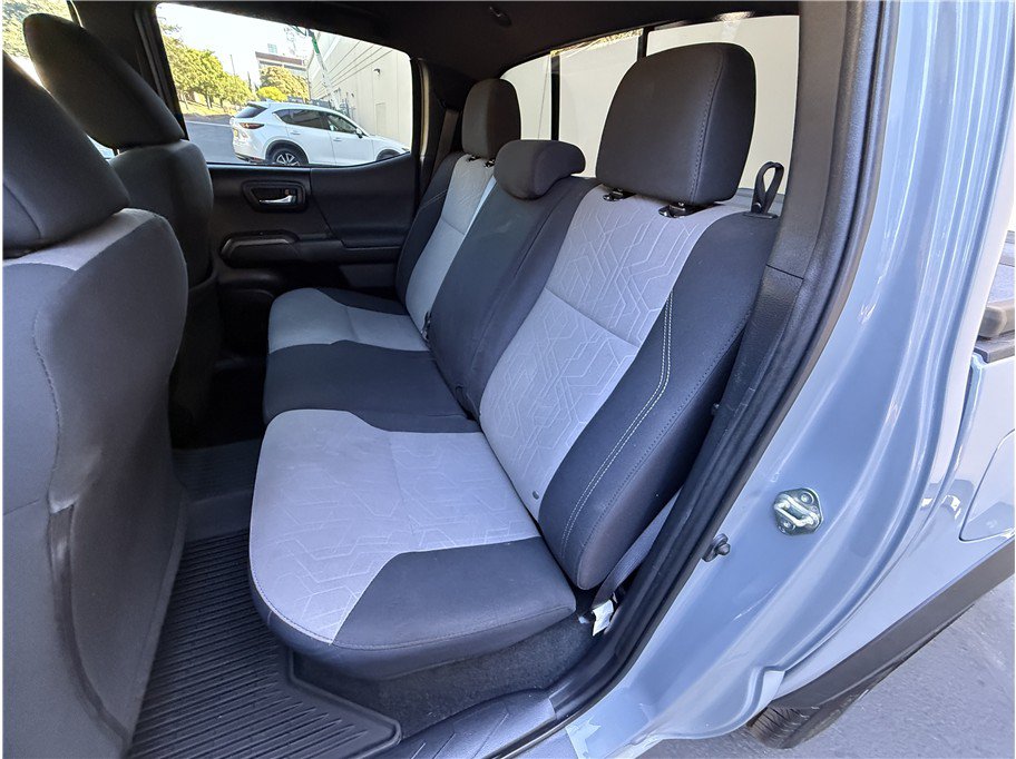 Used 2020 Toyota Tacoma TRD Off-Road w/ Technology Package RWD image 19