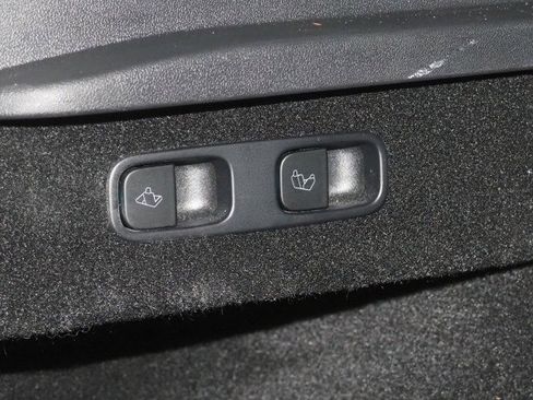 Used 2024 Tesla Model Y Long Range image 42