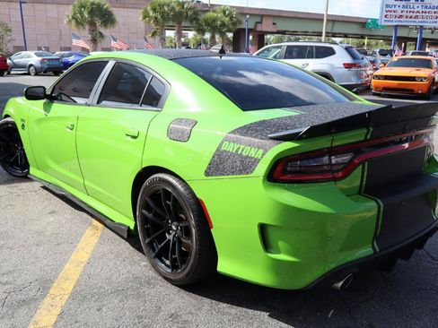 Used 2017 Dodge Charger R/T RWD image 5