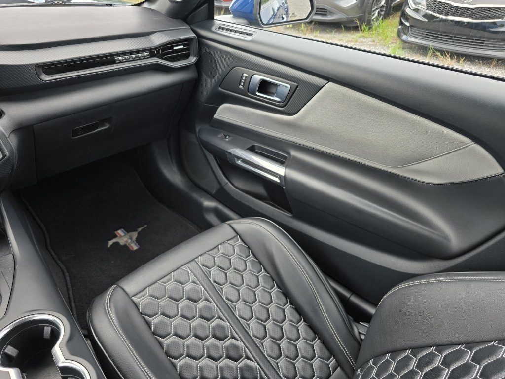 Used 2024 Ford Mustang Convertible RWD image 15