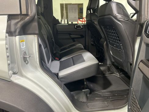 Used 2024 Ford Bronco Black Diamond w/ Sasquatch Package image 16