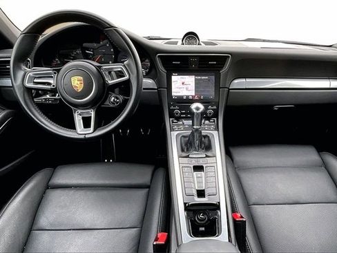 Used 2017 Porsche 911 Carrera 4 image 10