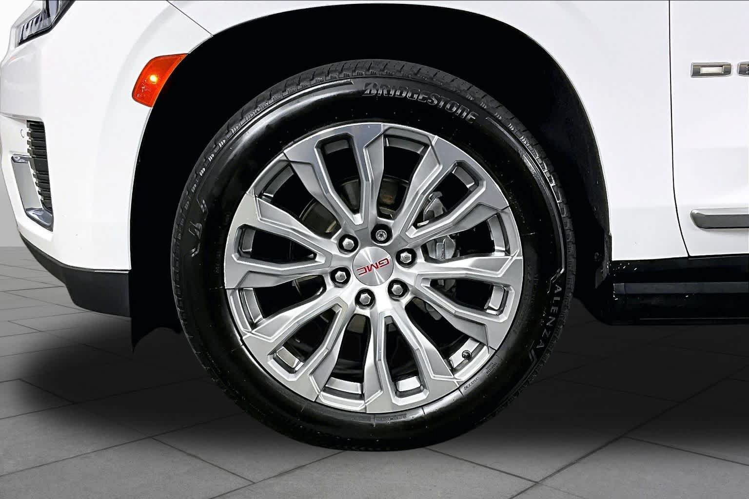 Used 2022 GMC Yukon Denali AWD/4WD image 10