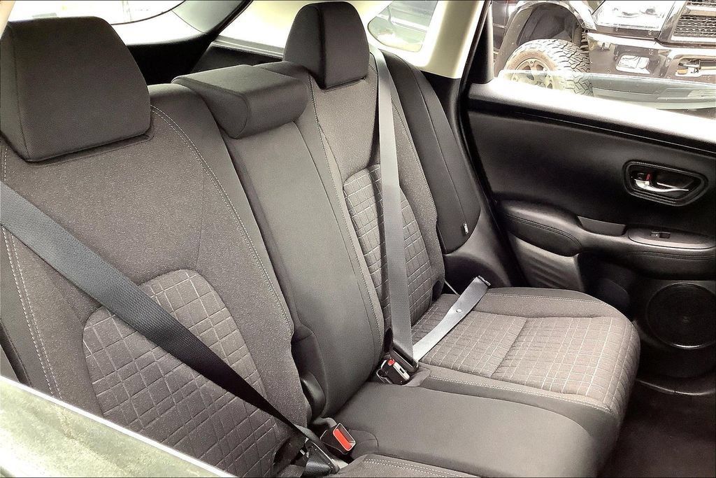 Used 2024 Honda HR-V LX image 30