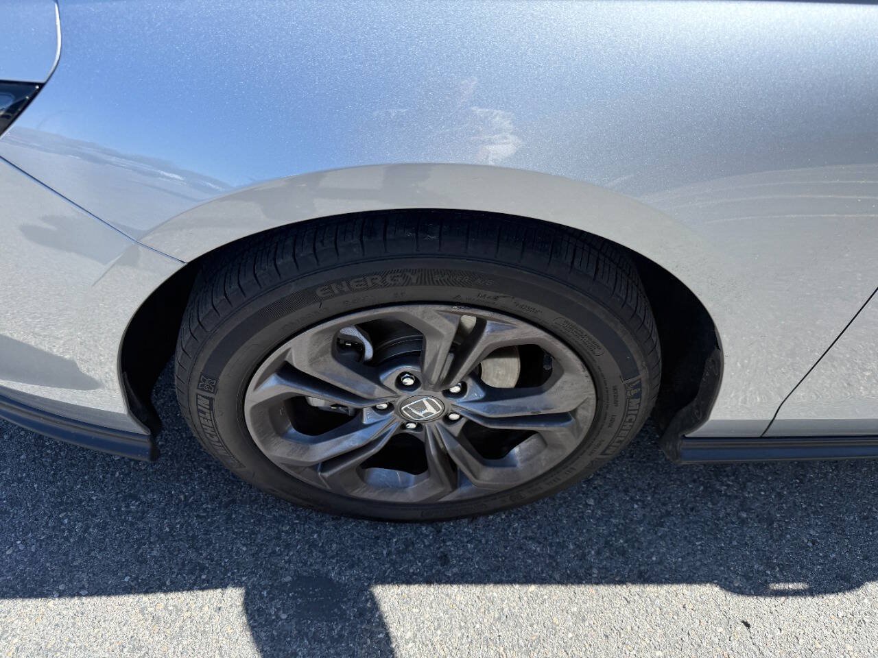 Used 2023 Honda Accord EX image 14