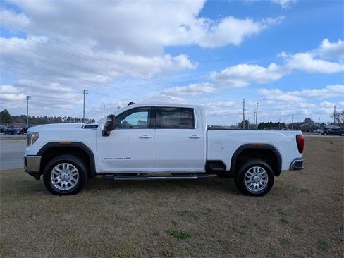 Used 2022 GMC Sierra 2500 SLE w/ SLE Value Package; image 6