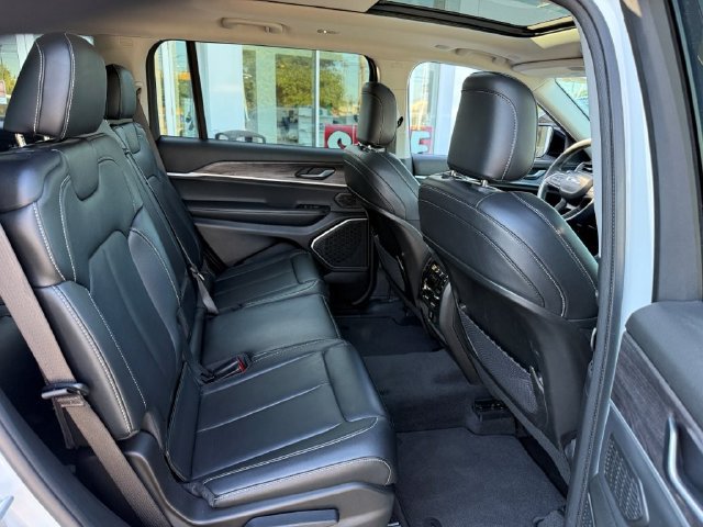 Used 2021 Jeep Grand Cherokee L Limited w/ Trailer Tow Group (B) AWD/4WD image 23