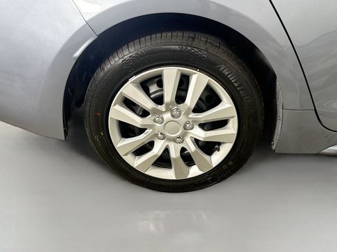 Used 2022 Toyota Corolla LE FWD image 32