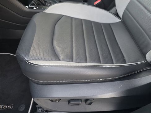 Used 2023 Volkswagen Taos SEL image 18