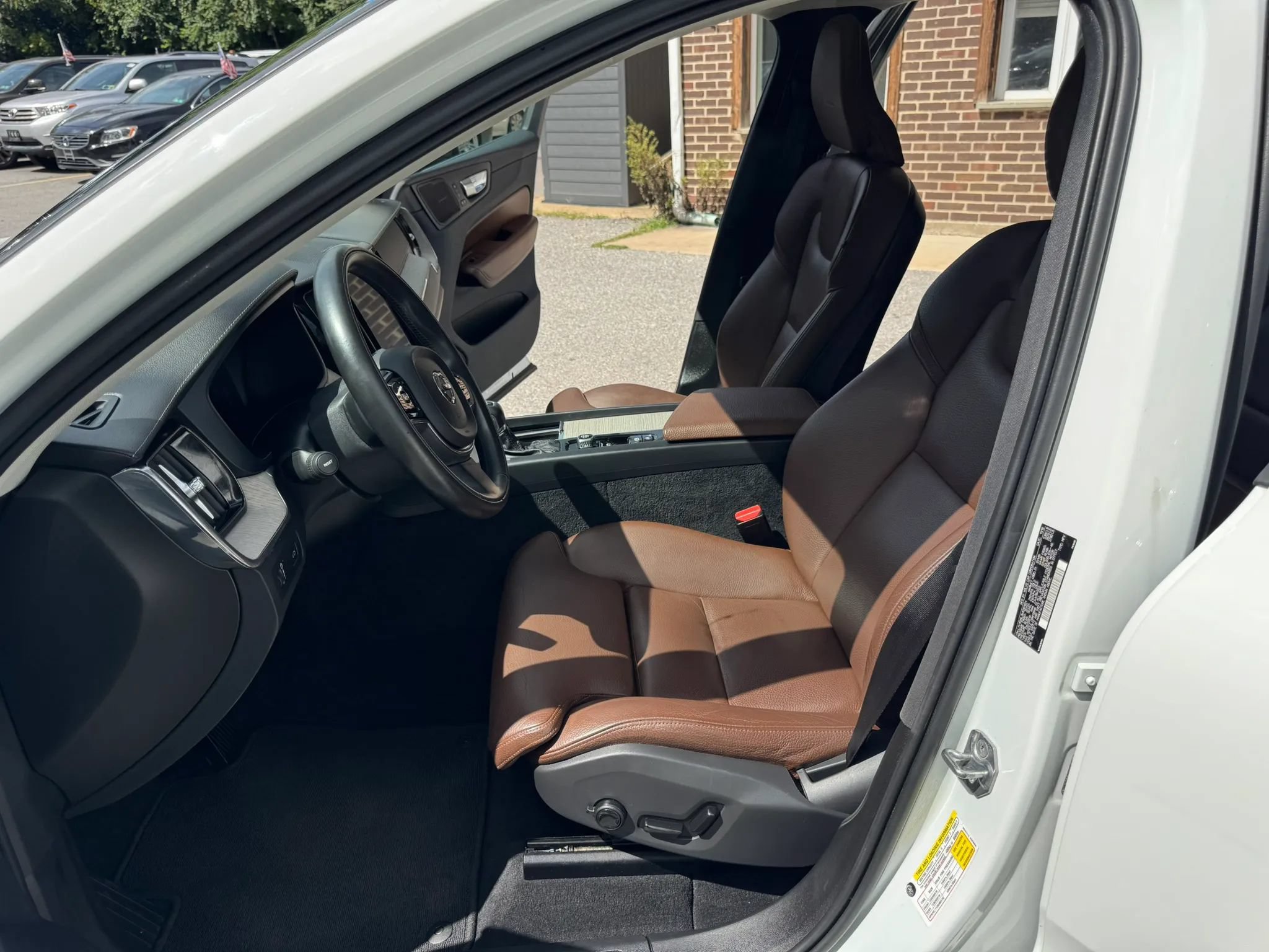 Used 2019 Volvo XC60 T5 Inscription AWD/4WD image 15