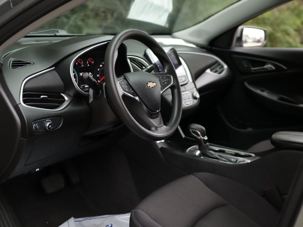 Used 2024 Chevrolet Malibu LT FWD image 9
