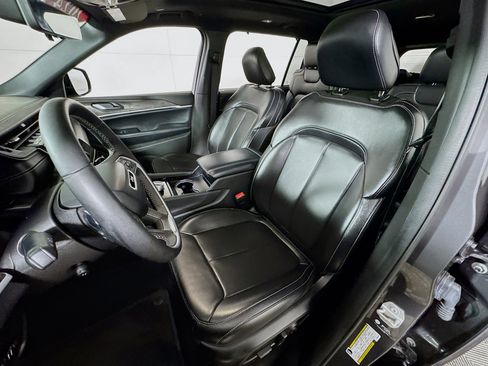 Used 2024 Jeep Grand Cherokee L Limited w/ Luxury Tech Group II image 15