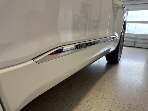 Used 2023 GMC Acadia Denali w/ Denali Ultimate Package AWD/4WD image 12