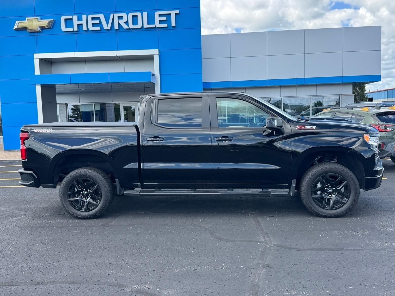 Used 2026 Chevrolet Silverado 1500 LT Trail Boss w/ Safety Package AWD/4WD image 2