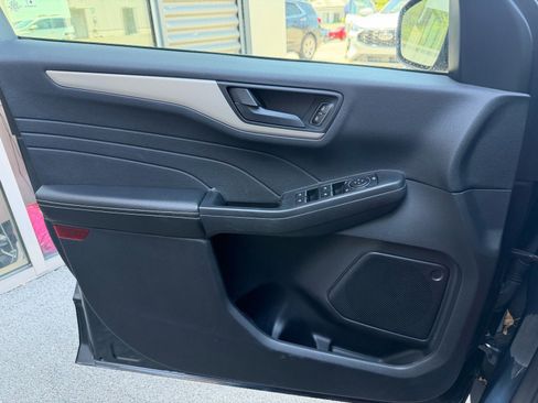 Used 2022 Ford Escape SE w/ Convenience Package FWD image 25