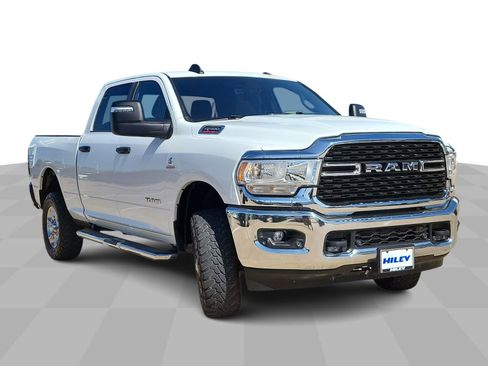 Used 2024 RAM 2500 Big Horn w/ Off Road Package image 2
