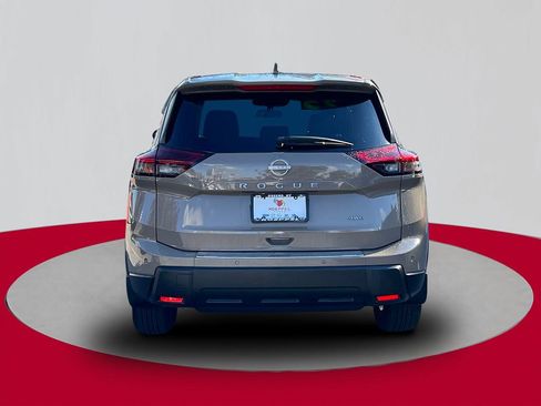 Used 2025 Nissan Rogue SV image 6