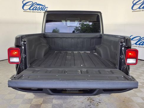 Used 2024 Jeep Gladiator Sport AWD/4WD image 8