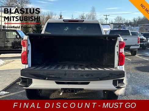 Used 2023 Chevrolet Silverado 1500 Custom image 24