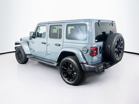 Used 2025 Jeep Wrangler Sahara image 5