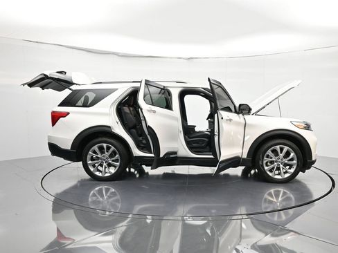 Certified 2023 Ford Explorer Platinum w/ Technology Package image 49