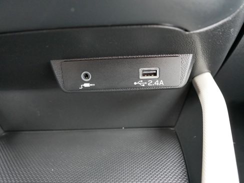 Certified 2025 Subaru Forester image 33