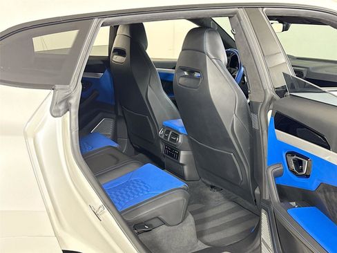 Used 2021 Lamborghini Urus image 29