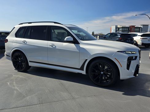 New 2026 BMW X7 xDrive40i w/ M Sport Package image 32