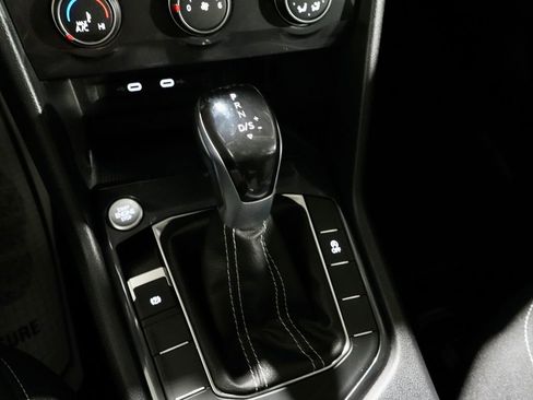 Used 2024 Volkswagen Tiguan S image 21