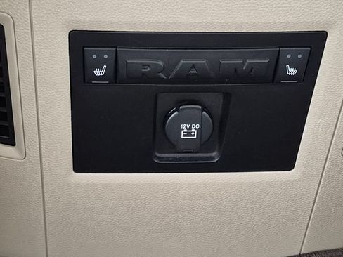 Used 2018 RAM 1500 Laramie w/ Convenience Group AWD/4WD image 25