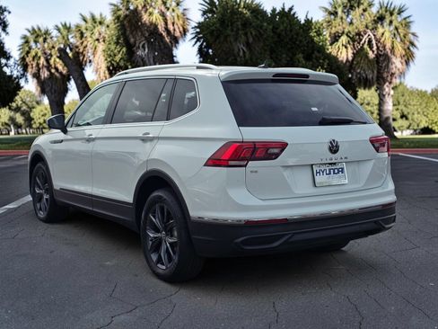 Used 2023 Volkswagen Tiguan SE FWD image 7