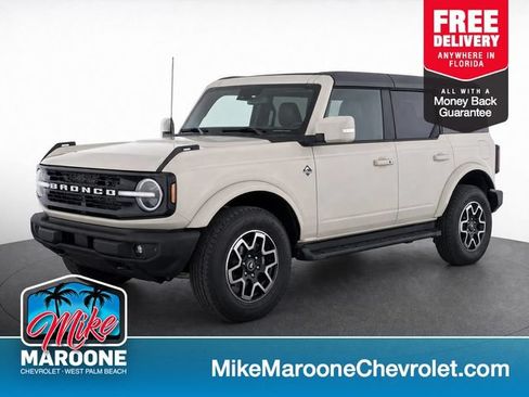 Used 2025 Ford Bronco Outer Banks AWD/4WD image 1