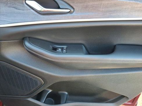 Certified 2024 Jeep Grand Cherokee Limited image 10