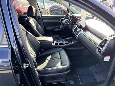 Used 2023 Kia Sorento EX image 9