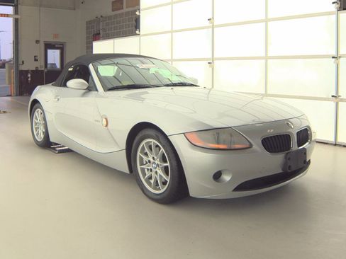 Used 2004 BMW Z4 2.5i image 1