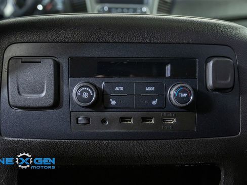 Used 2019 Chevrolet Suburban Premier AWD/4WD image 30