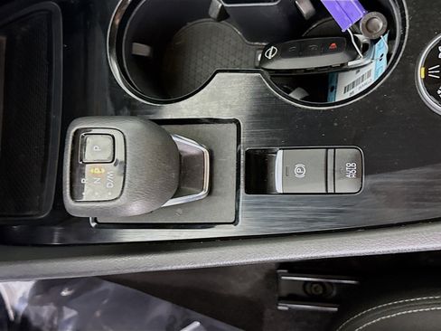 Used 2023 Nissan Rogue S image 20