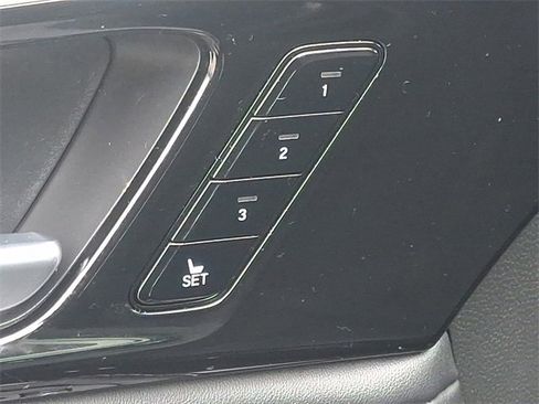 Used 2023 Acura MDX SH-AWD w/ Technology Package image 30